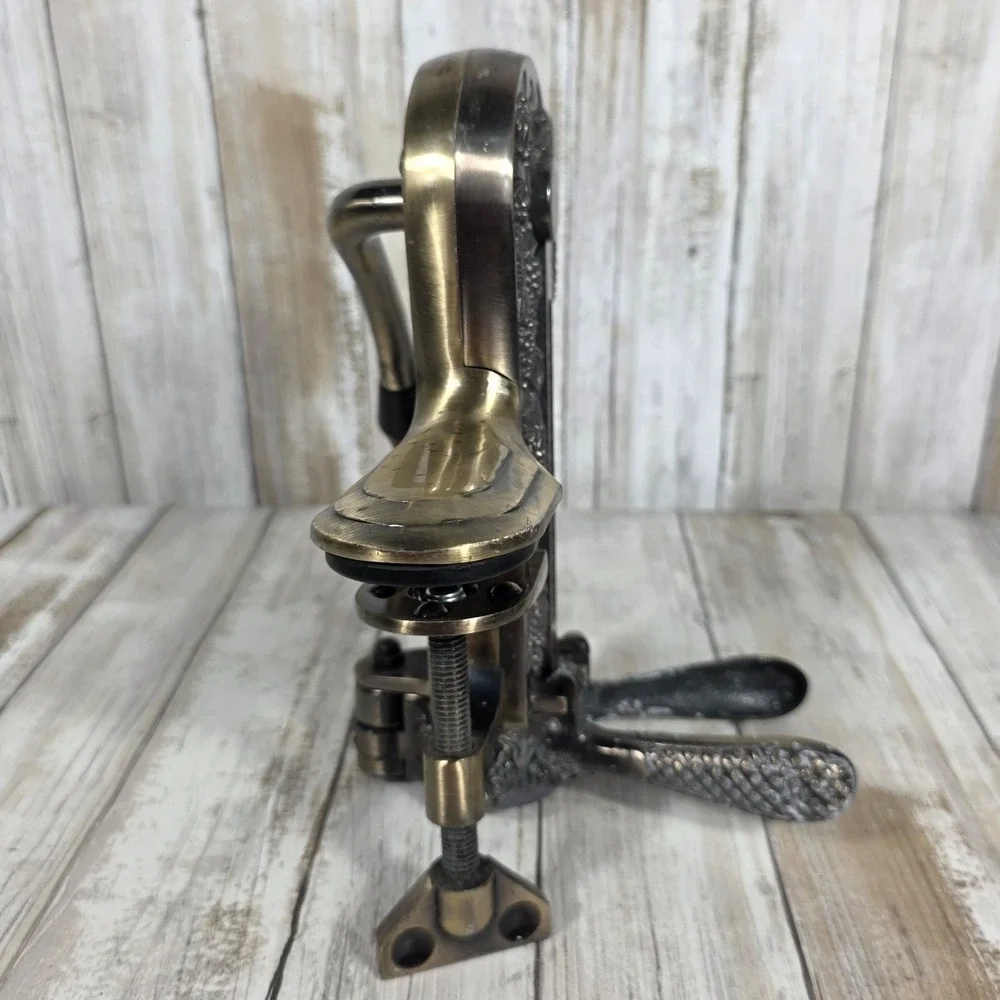 Vintners Reserve Bartop Wine Bottle Opener With Cork Screw &Table Top Stand